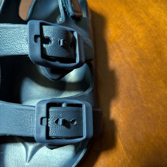 Sandles - Picture 8 of 11